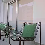 Life I Apartment